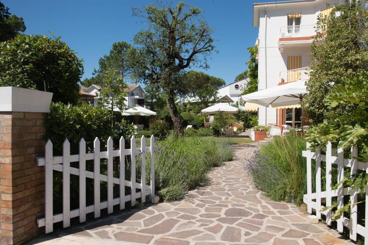Villa Arizona Milano Marittima Exterior photo