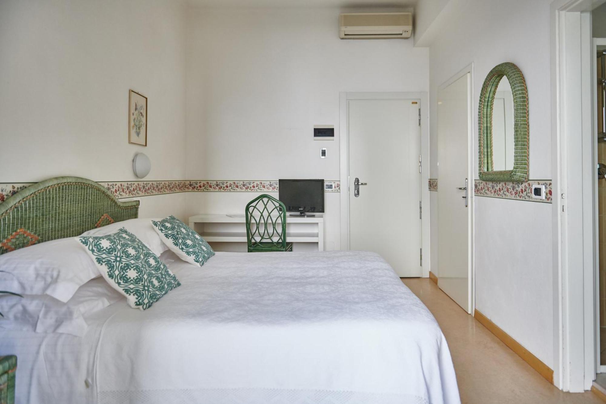 Villa Arizona Milano Marittima Exterior photo